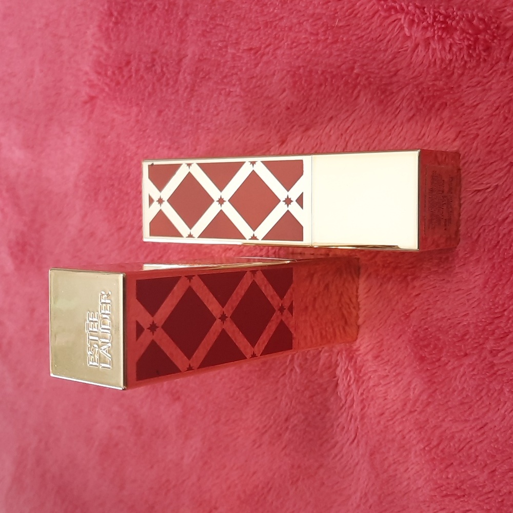 Este lauder pure color envy lipstick.